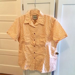 SALE!!! Peach button down with white daisies